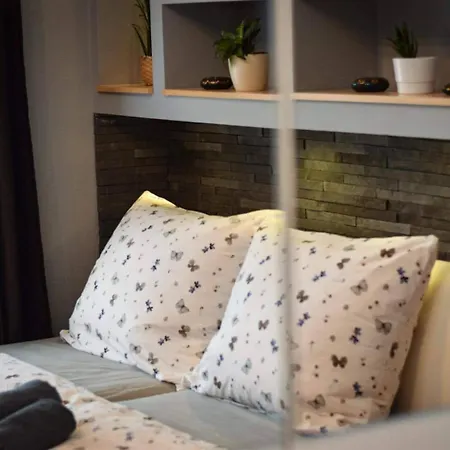 Marco Art Vendégház Jakuzzi, Finn-Infra Sauna - 3 éjszakától ingyenes wellness használat Vendégház 3*