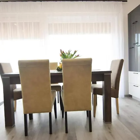 Pensiune Marco Art Vendeghaz Jakuzzi, Sauna - 2025 Nyartol - From Summer 2025 Marko