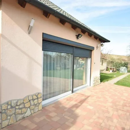 Pensiune Marco Art Vendeghaz Jakuzzi, Sauna - 2025 Nyartol - From Summer 2025 3*