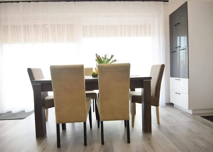 Konukevi Marco Art Vendeghaz Jakuzzi, Sauna - 2025 Nyartol - From Summer 2025 Marko